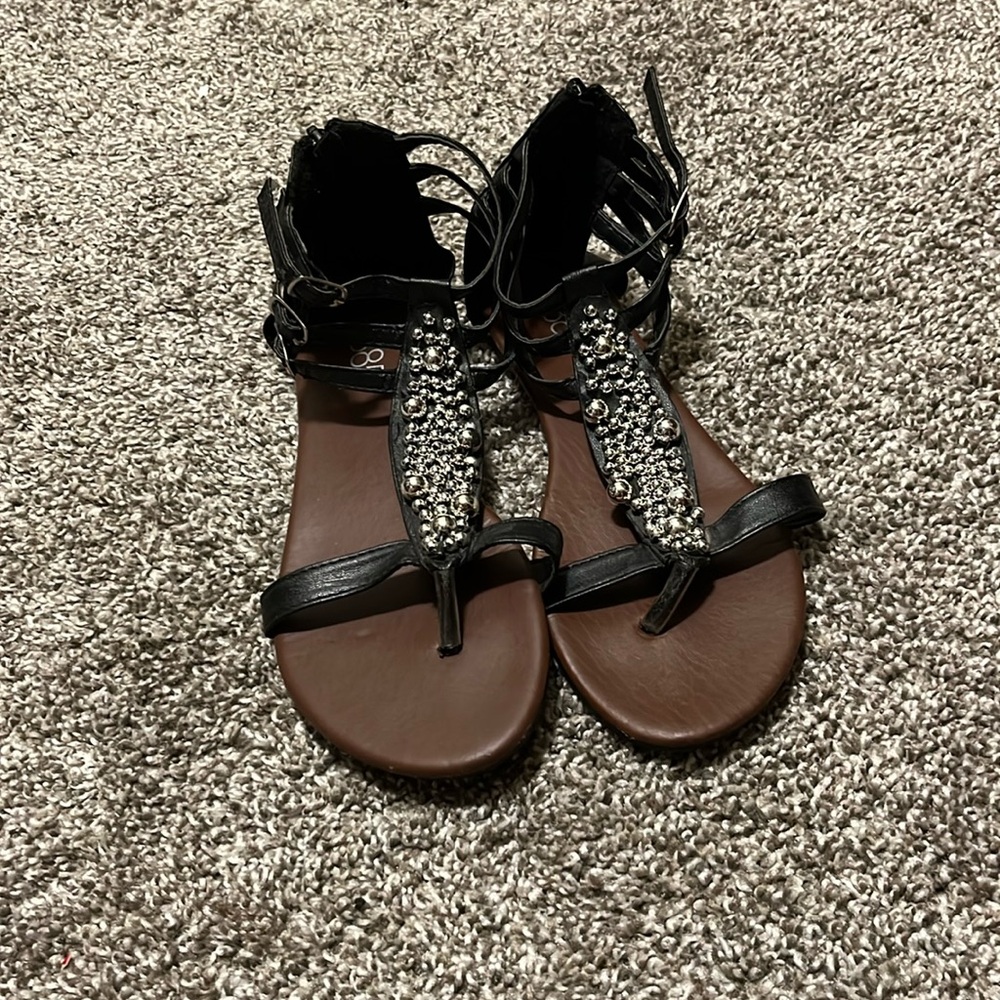 385 fifth woman’s sandals
